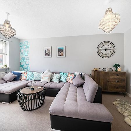 Stylish 3 Bed House, Large Garden, Parking, Wifi - Esho Stays โคเวนทรี ภายนอก รูปภาพ