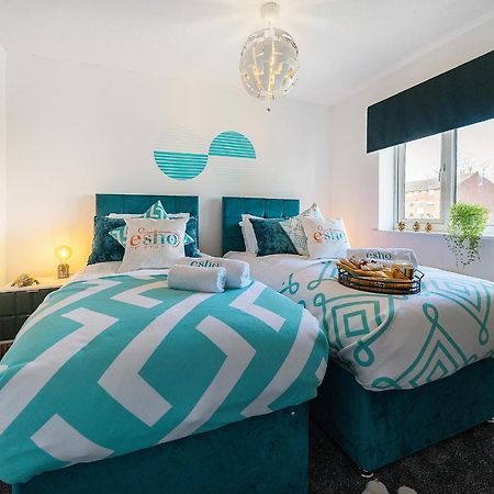 Stylish 3 Bed House, Large Garden, Parking, Wifi - Esho Stays โคเวนทรี ภายนอก รูปภาพ