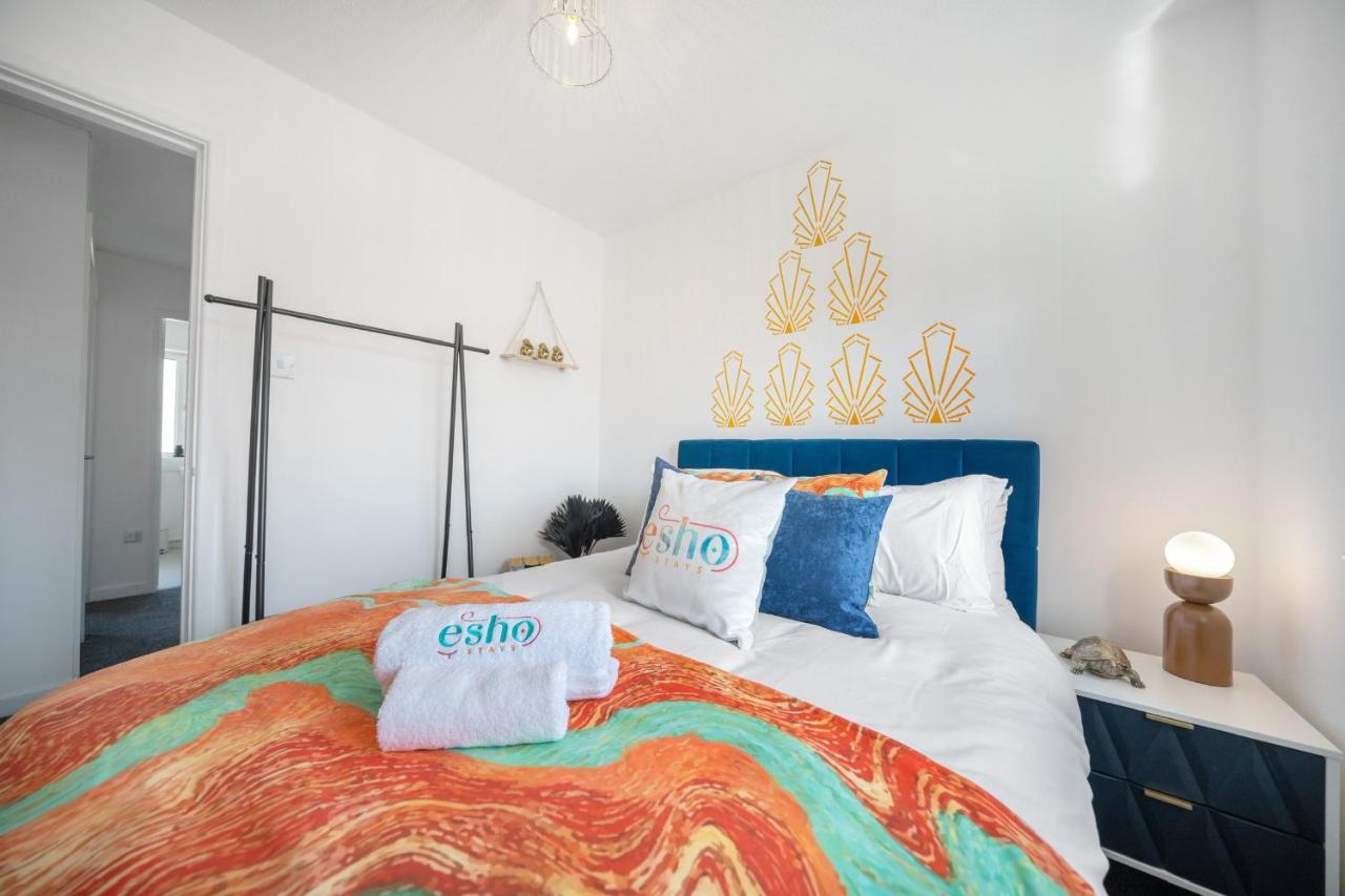 Stylish 3 Bed House, Large Garden, Parking, Wifi - Esho Stays โคเวนทรี ภายนอก รูปภาพ